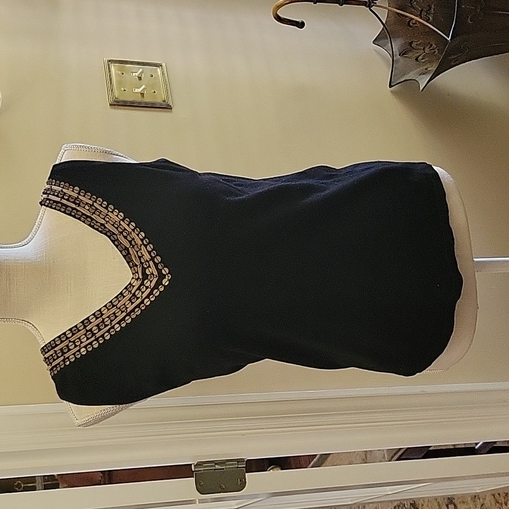 Cable & Gauge black sleeveless top Vneck with gold copper bead trim Large EUC…